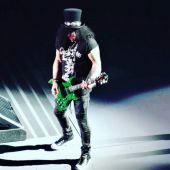 Concerts 2017 1102 detroit concert slash01