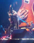 Concerts 2017 1110 houston slash01