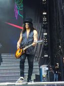 Concerts 2018 0603 berlin Slash01