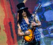 Concerts 2018 0709 chorzow slash03