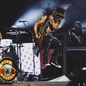 Concerts 2018 0709 chorzow slash05