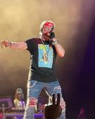 Concerts 2021 0731 hershey axl3