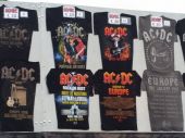 Concerts axldc 20160507 lisbonne merchandising04