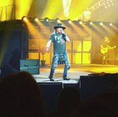 Concerts axldc 20160917 washington axl03