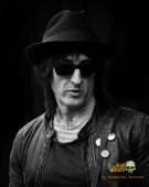 Rich dead daisies richard fortus01