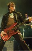 Tommy Stinson live avec Guns N' Roses